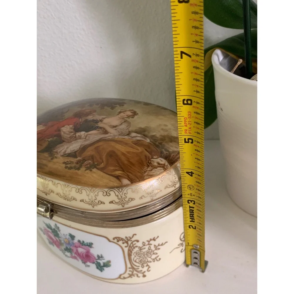 Vintage Fragonard‎ Style Porcelain Trinket Box Floral Courting Couple Oval Gold